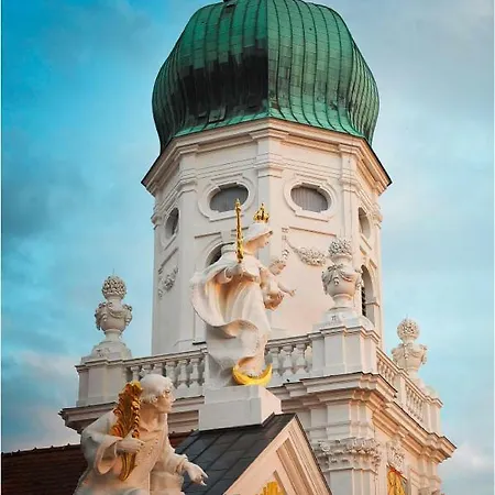 Holzinger 公寓 豪岑堡